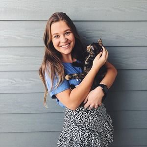 Meet your Posher, Abigail